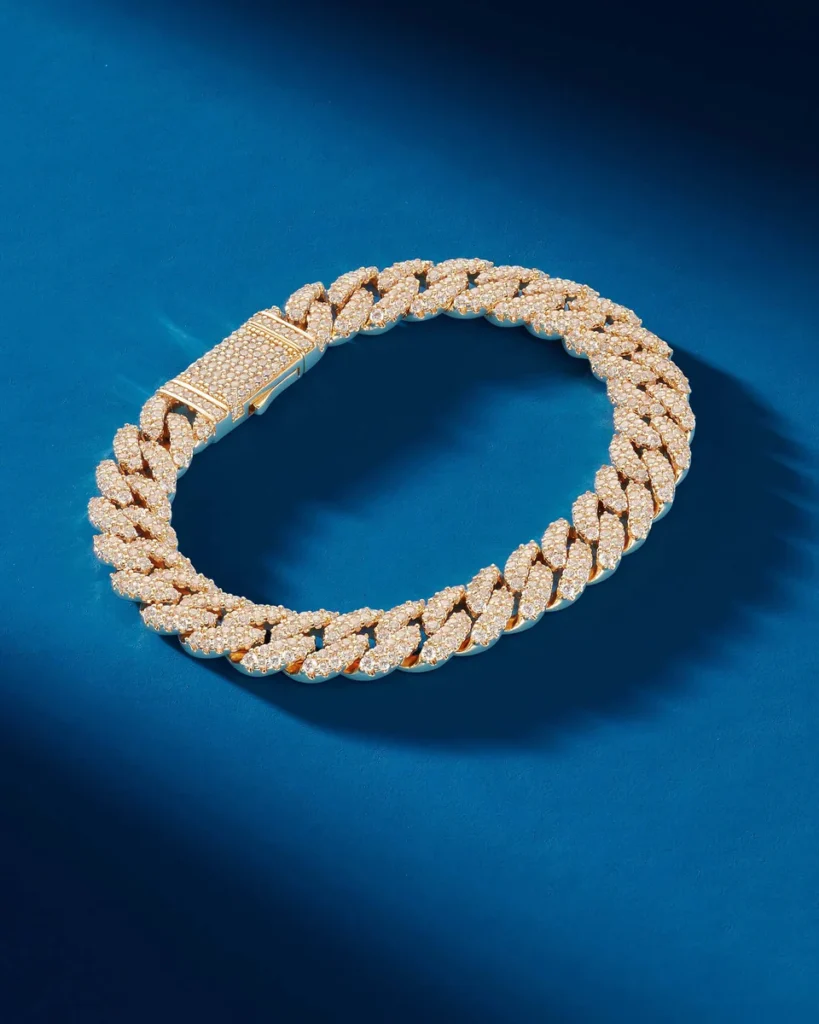 Iced_Out_Cuban_Bracelet_10mm_Flay_Shopify_Tall_df826d01-2206-42b1-9566-8b5e39604956